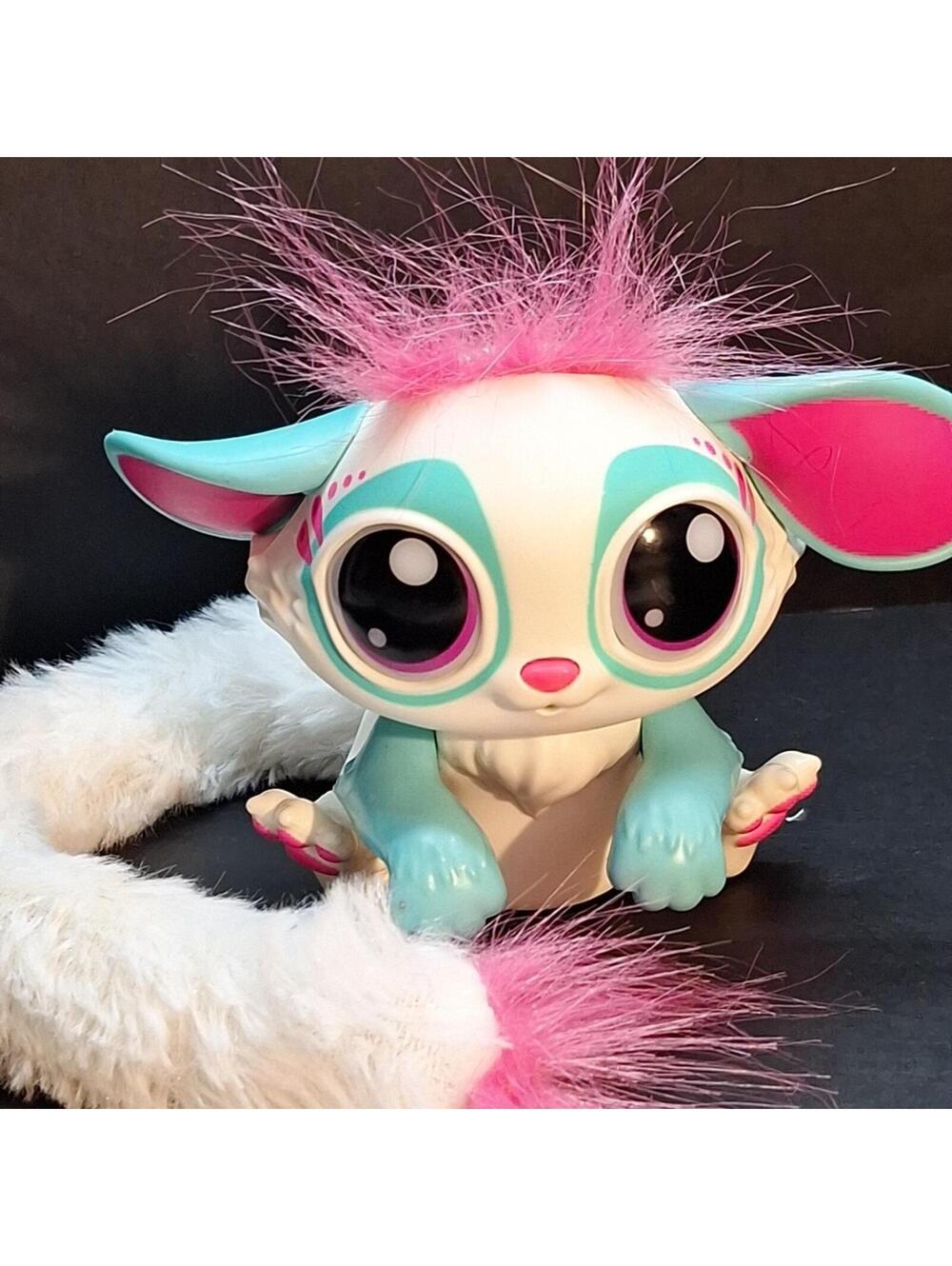 Lil' Gleemerz Amiglow Furry Friend, Light Up Interactive Talking Glowing Eyes